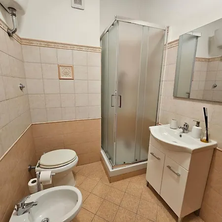 Gregoraci לינה וארוחת בוקר