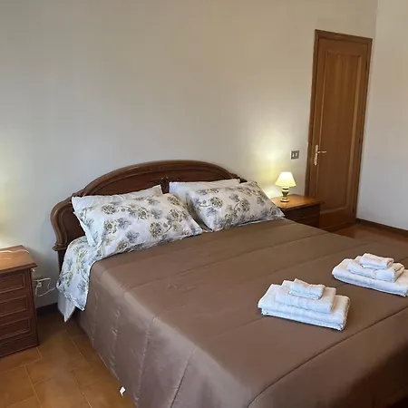 Rooms Gregoraci Couette-café *